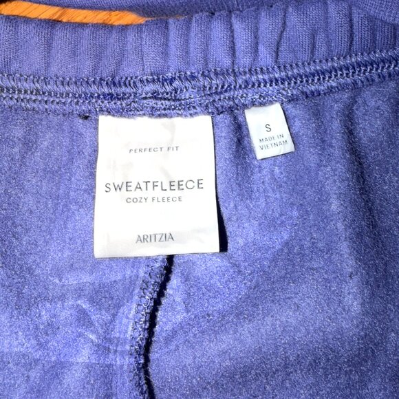 Aritzia COZY FLEECE PERFECT HI-RISE MINI SWEATSHORT - Picture 2 of 3